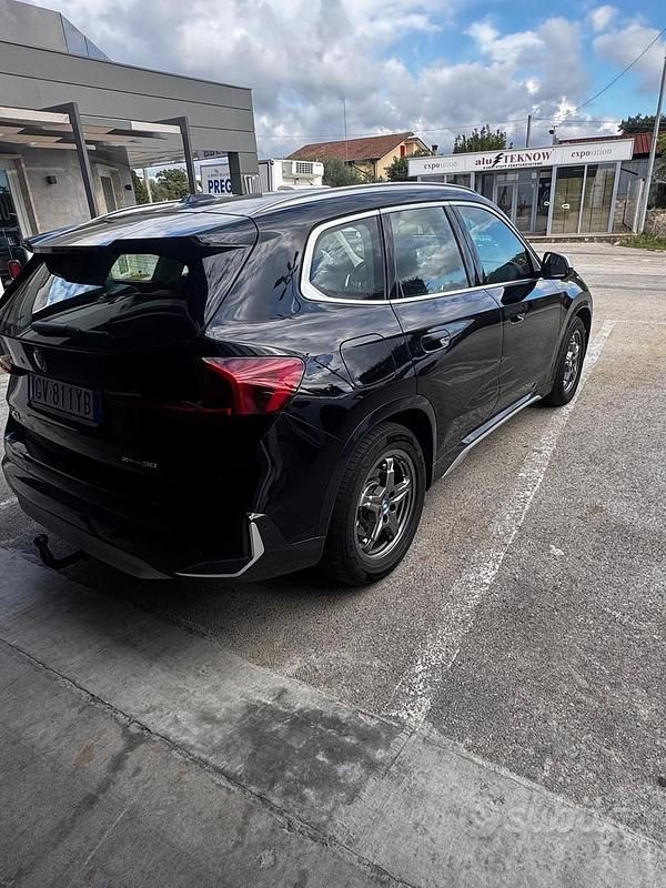 Usado BMW iX1 xLine 103 kW (141 CV) 2024 Negro SUV