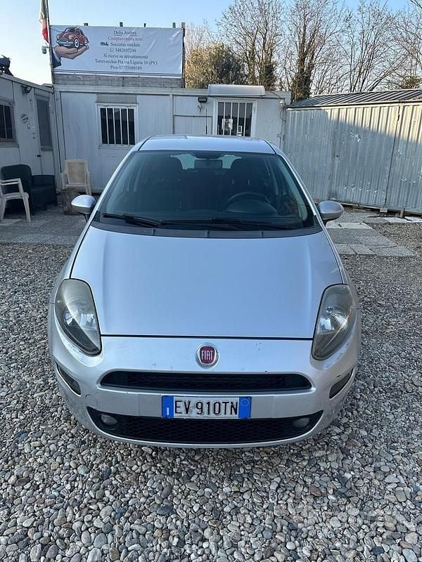 Usata Fiat Punto Street 75 CV (55 kW) 2014 Grigio Utilitaria