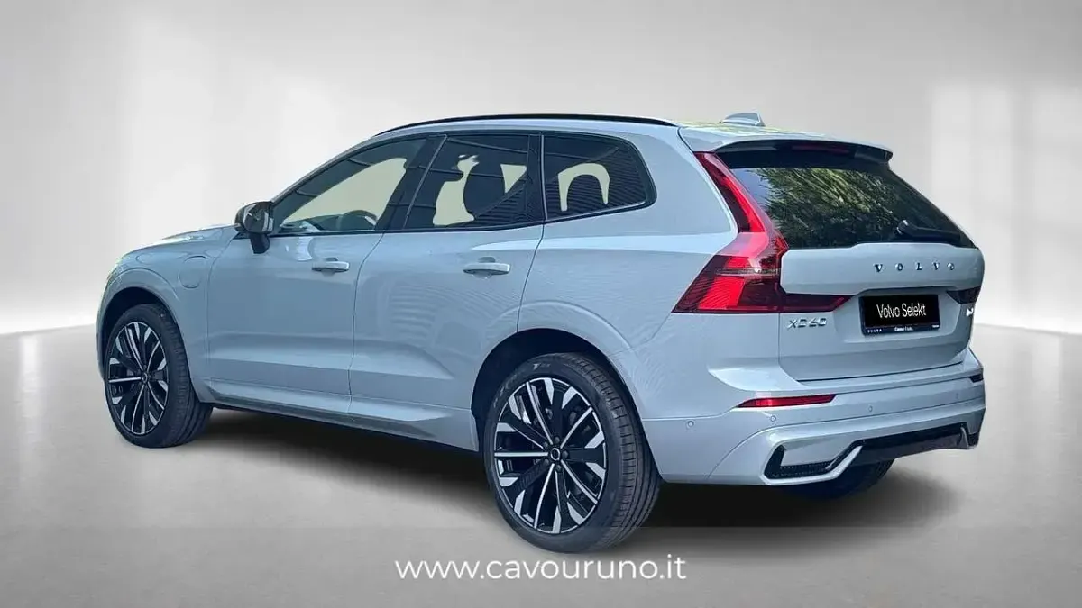 Nuova Volvo XC60 Ultra 336 CV (247 kW) 2026 Grigio SUV