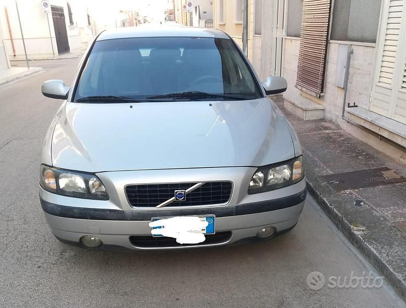 Usata 2002 Volvo S60 Tre volumi | 1500 € (Ottimo prezzo) - Immagine 1/4