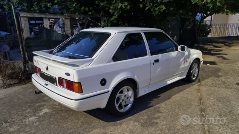 Usata Ford Escort RS 129 CV (94 kW) 1988 Bianco Utilitaria