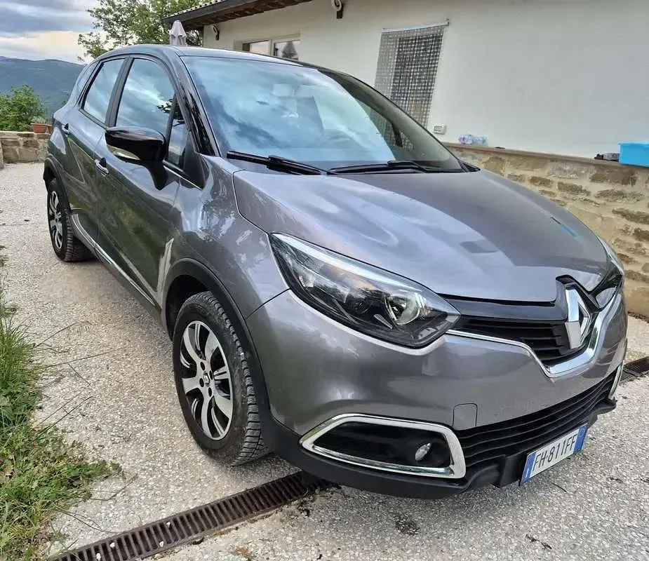 Usata Renault Captur 90 CV (66 kW) 2017 SUV