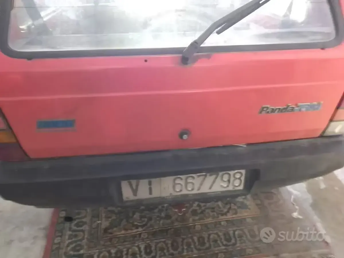 Usata Fiat 750 34 CV (25 kW) 1987 Rosso Berlina