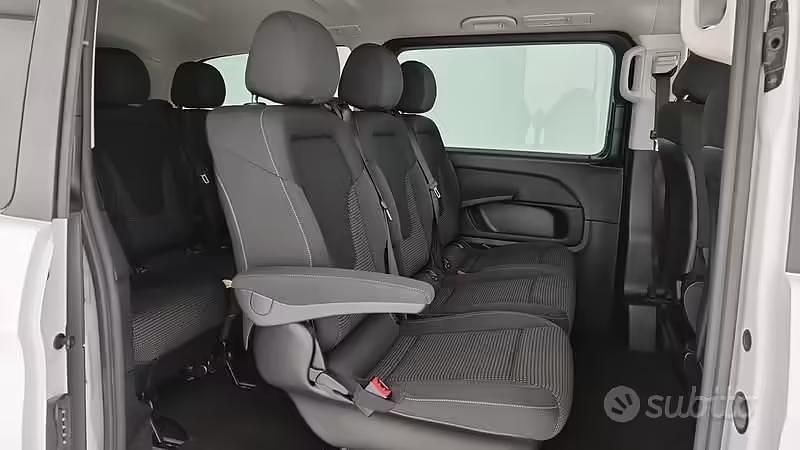 Usata Mercedes V220 Executive 163 CV (119 kW) 2022 Bianco Monovolume
