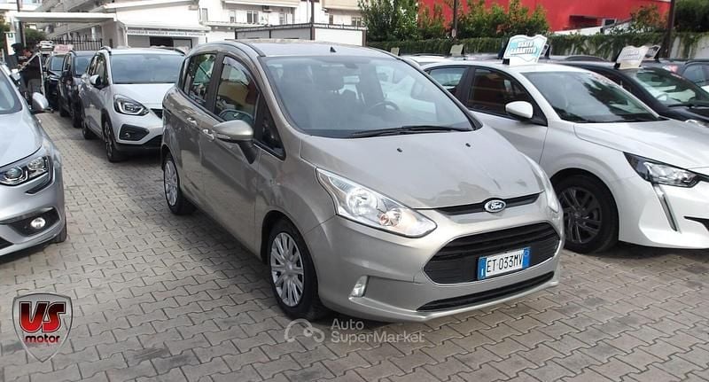 Grigio Usata 2013 Ford B-MAX Individual Monovolume | 5999 € (Buon prezzo) - Immagine 1/4