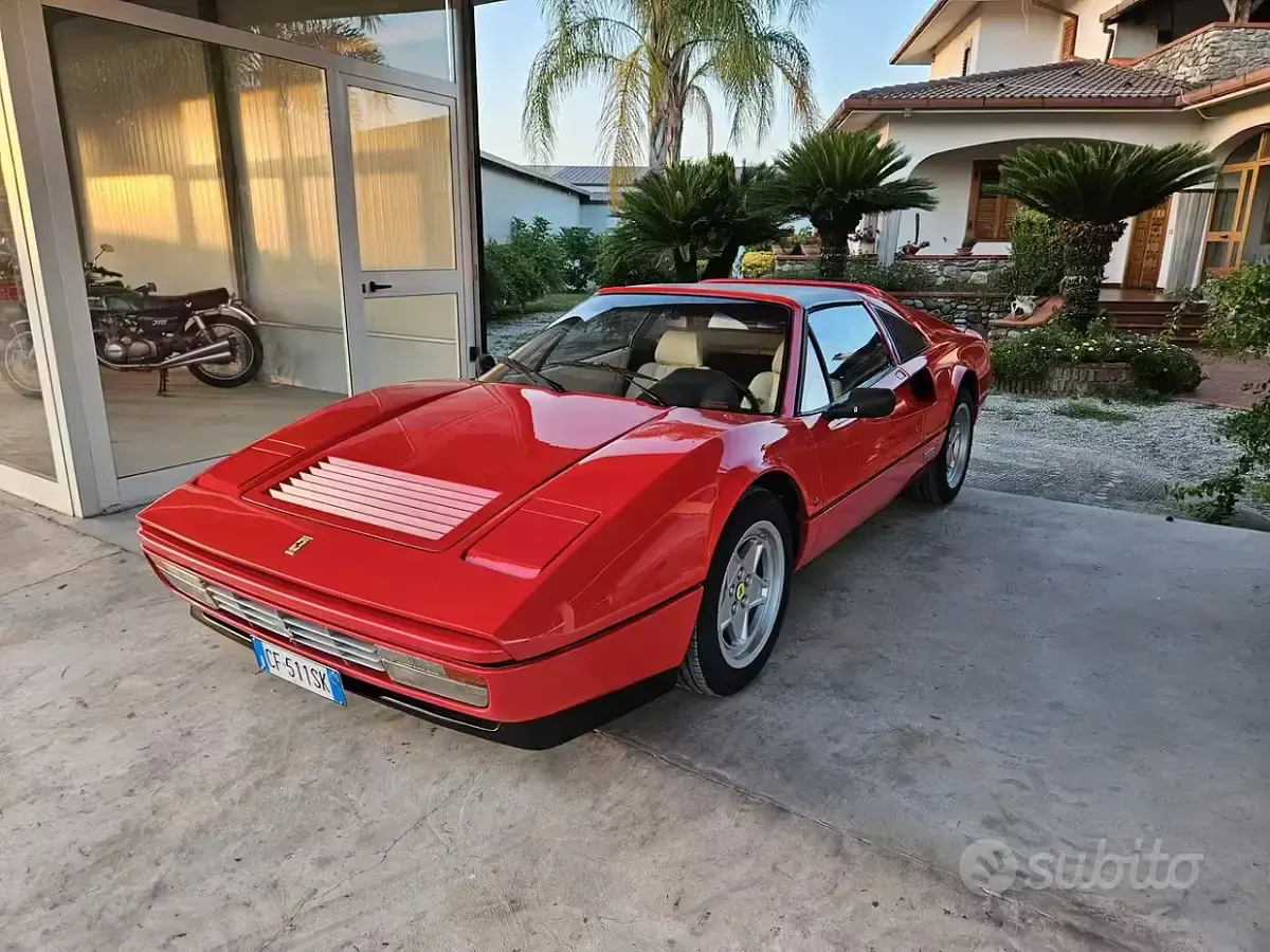 Usata Ferrari 328 270 CV (198 kW) 1986 Cabrio