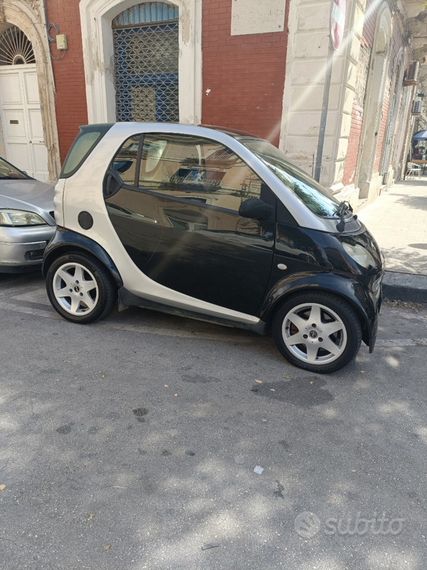 Usato 2003 Smart ForTwo Coupé 0.8 Diesel (3.100 €)