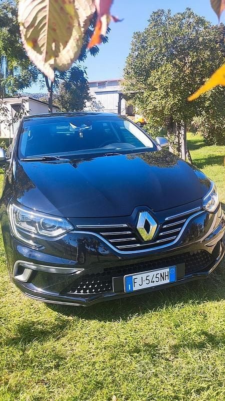 Nero Usata 2017 Renault Mégane GT Line GT-Line Tre volumi | 11.000 € (Buon prezzo) - Immagine 1/4