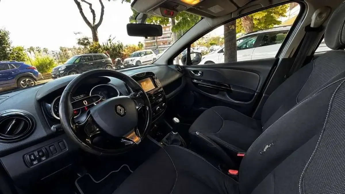 Usata Renault Clio IV 75 CV (55 kW) 2013 Argento Berlina