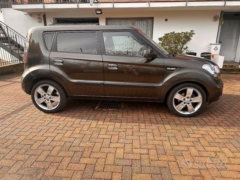 Usata Kia Soul 128 CV (94 kW) 2009 Marrone SUV