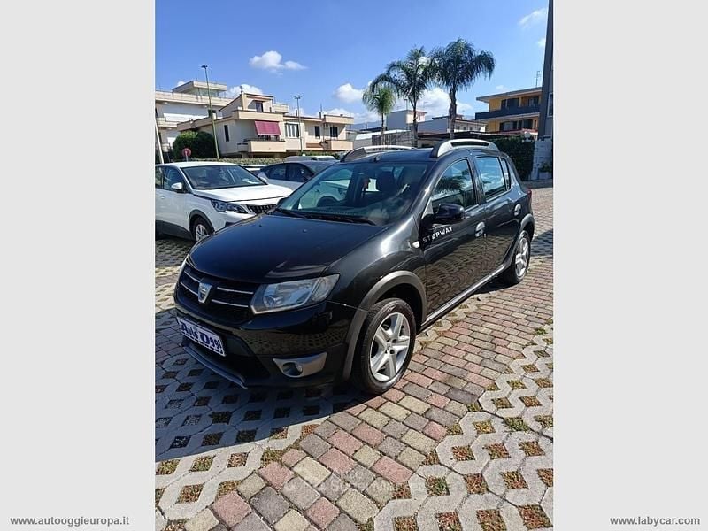 Usata Dacia Sandero Stepway 90 CV (66 kW) 2014 Nero Berlina