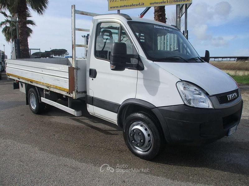 Usata Iveco Daily 145 CV (106 kW) 2010 Bianco