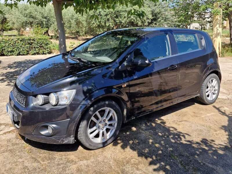 Nero Usata 2013 Chevrolet Aveo LT Due volumi | 4000 € (Buon prezzo) - Immagine 1/4
