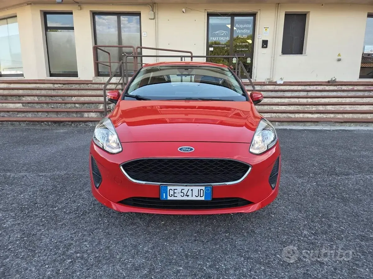 Usata Ford Fiesta 75 CV (55 kW) 2021 Rosso Utilitaria