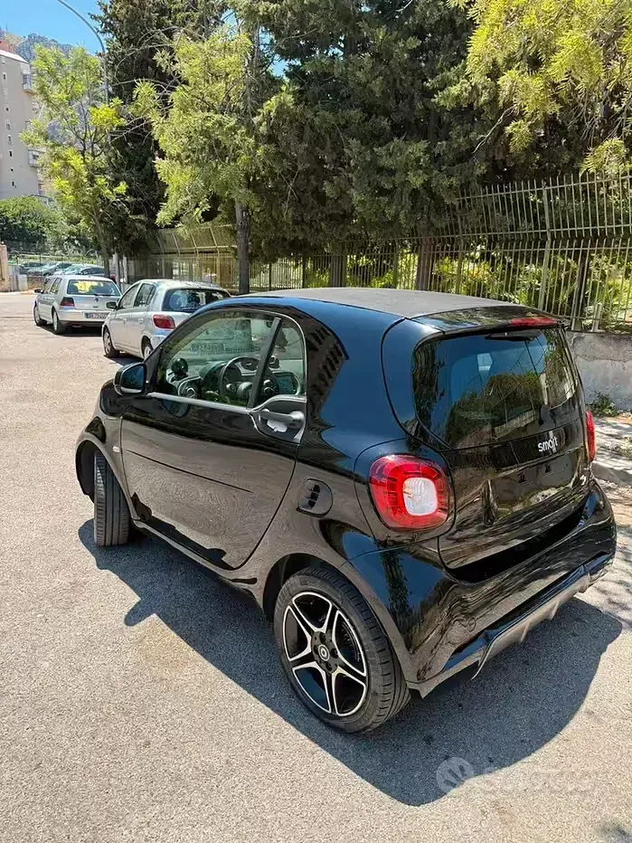 Usata Smart ForTwo Coupé 90 CV (66 kW) 2019 Nero Coupé