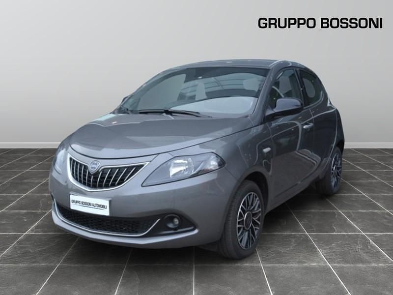 Grigio Usata 2024 Lancia Ypsilon S Utilitaria | 14.900 € (Cara) - Immagine 1/4