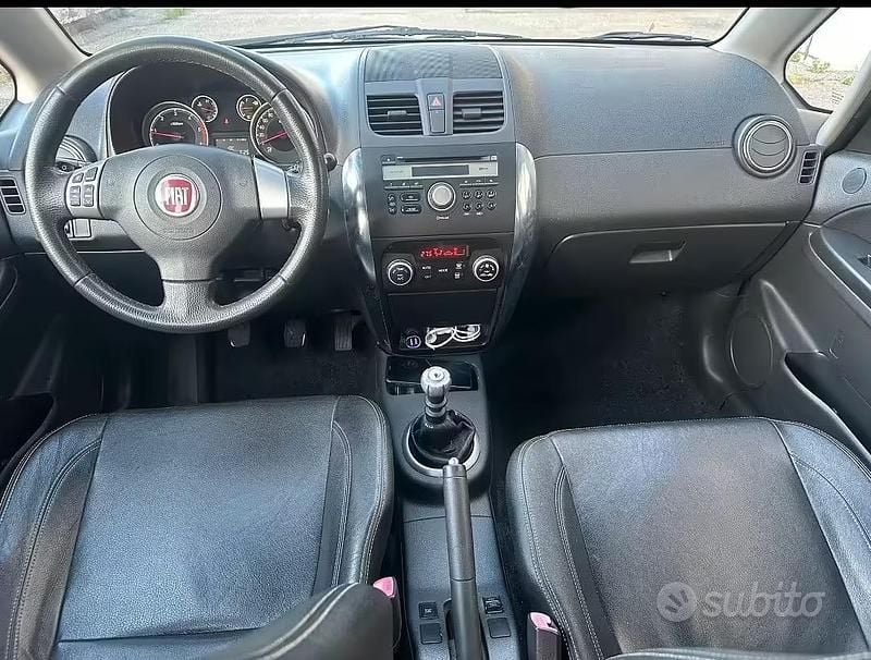 Usata Fiat Sedici 135 CV (99 kW) 2012 Rosso SUV
