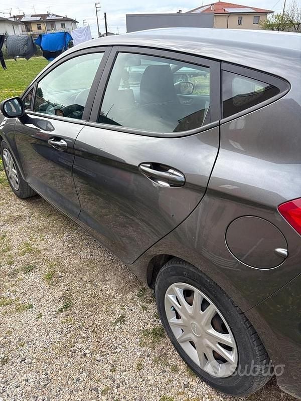 Usata Ford Fiesta 99 CV (72 kW) 2022 Utilitaria