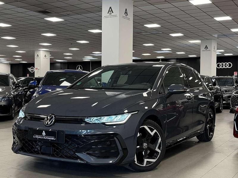 Usata VW Golf VIII R-line 150 CV (110 kW) 2025 Grigio Berlina