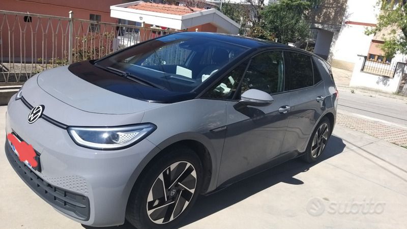 Grigio Usata 2021 VW ID.3 Due volumi | 22.000 € (Buon prezzo) - Immagine 1/4