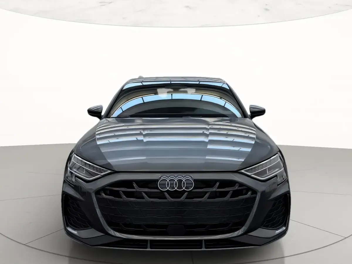 Usata Audi A3 S-Line 204 CV (150 kW) 2026 Grigio daytona perlato Berlina