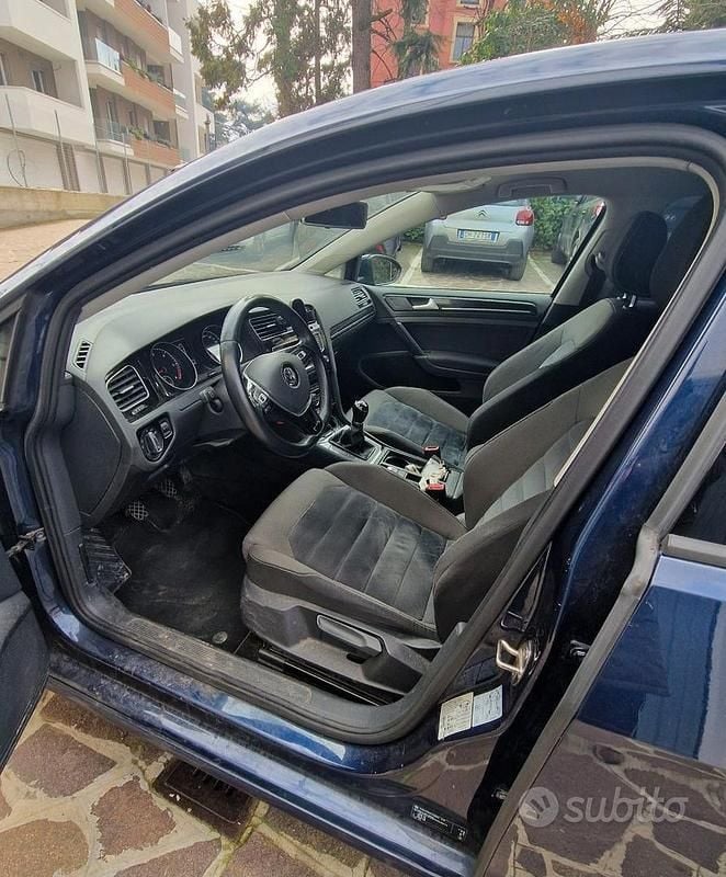 Usata VW Golf VII Highline 110 CV (80 kW) 2014 Blu Berlina
