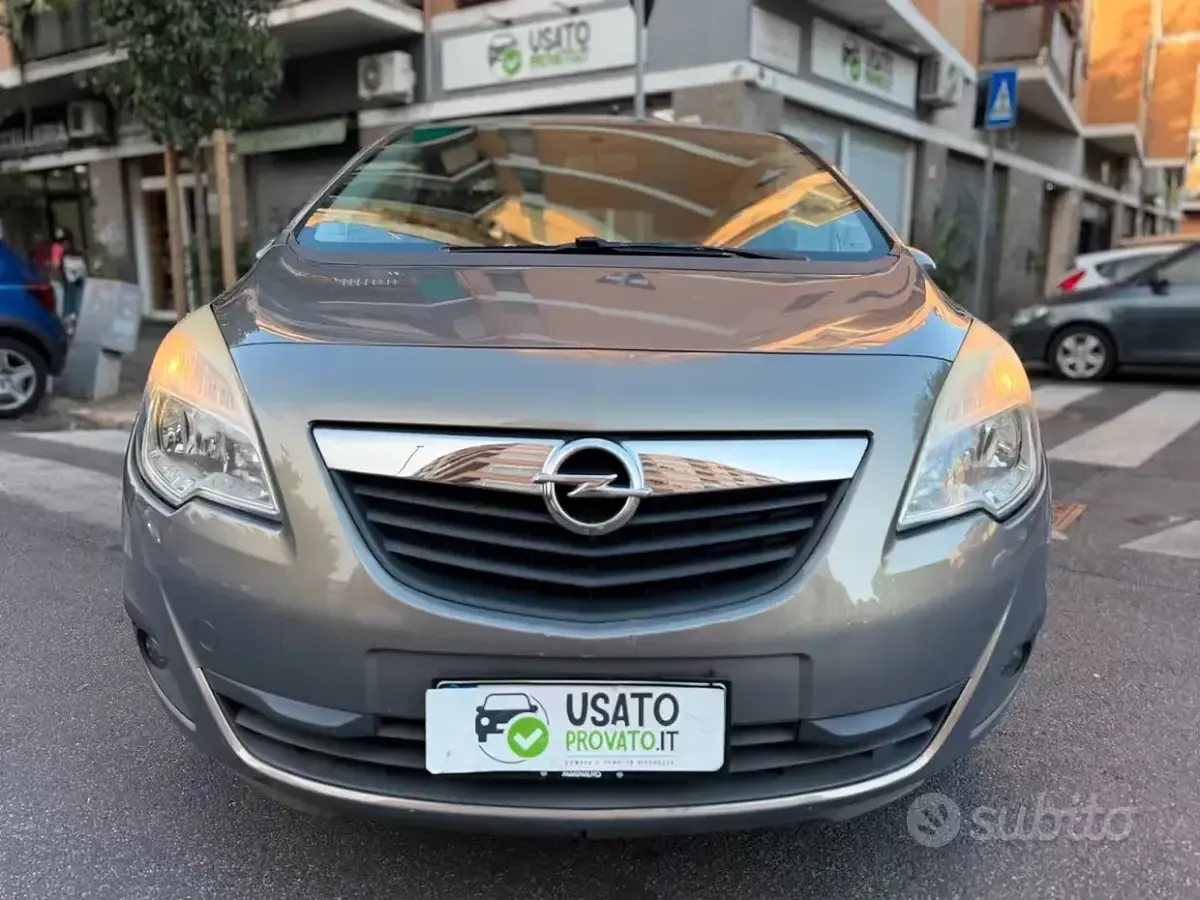 Usata Opel Meriva 101 CV (74 kW) 2011 Grigio Monovolume