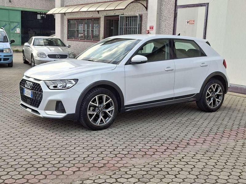 Usata Audi A1 Ambiente 116 CV (85 kW) 2020 Bianco SUV