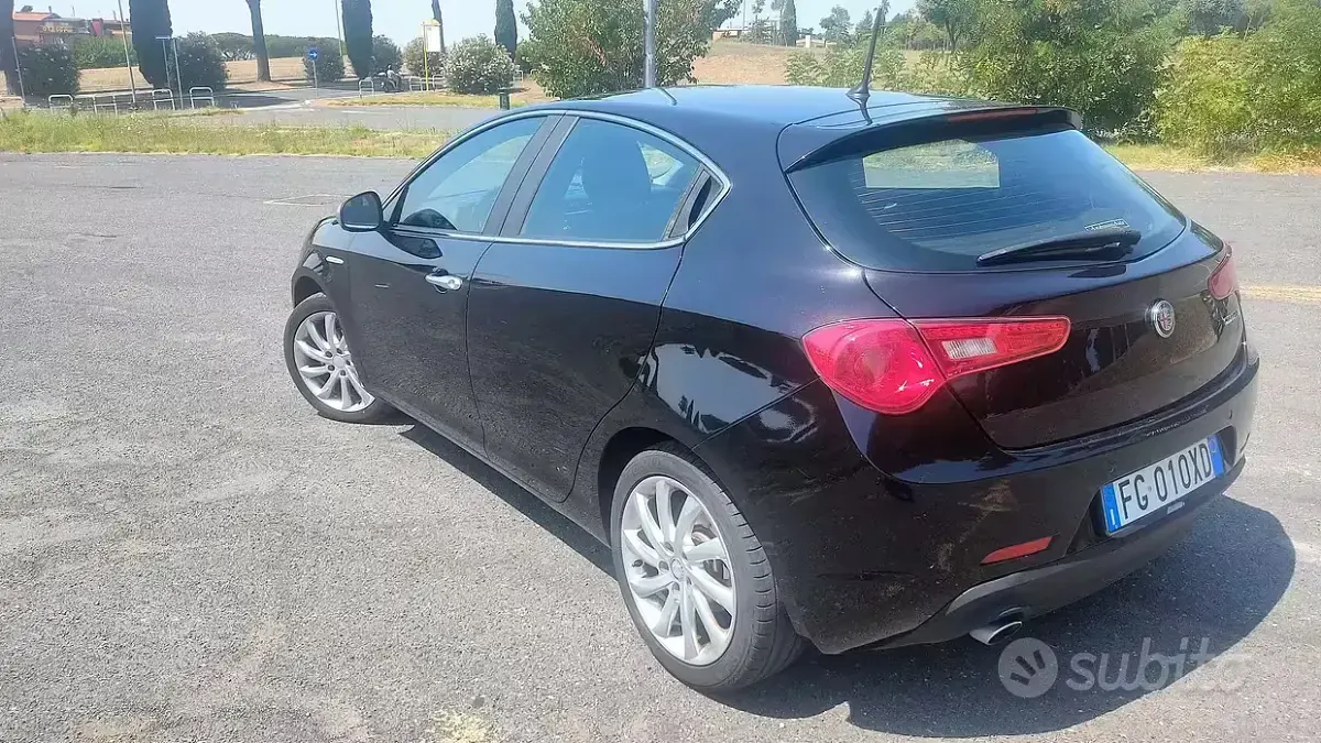 Usata Alfa Romeo Giulietta 120 CV (88 kW) 2016 Nero Utilitaria