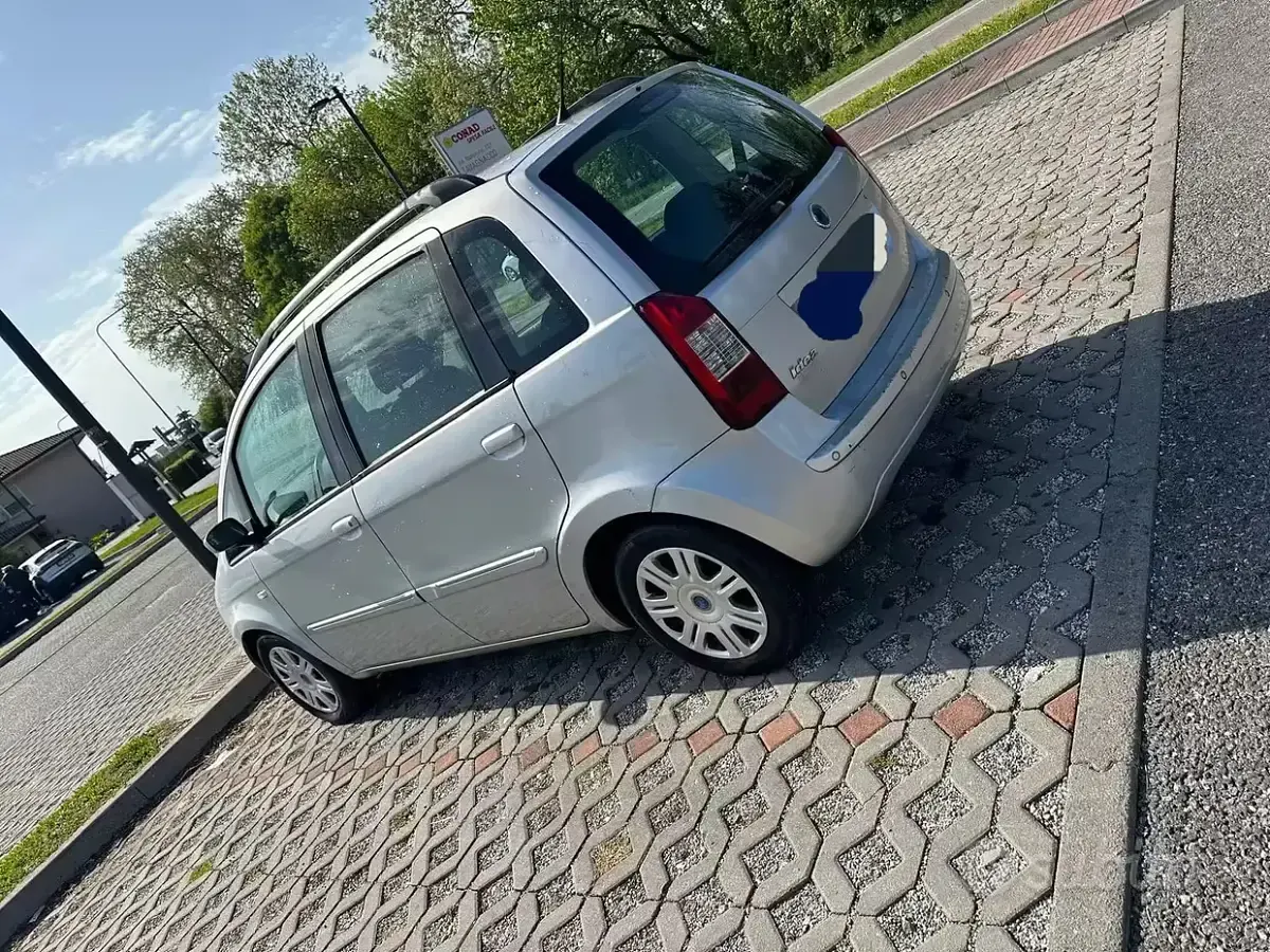 Usata Fiat Idea 95 CV (69 kW) 2006 Grigio Monovolume