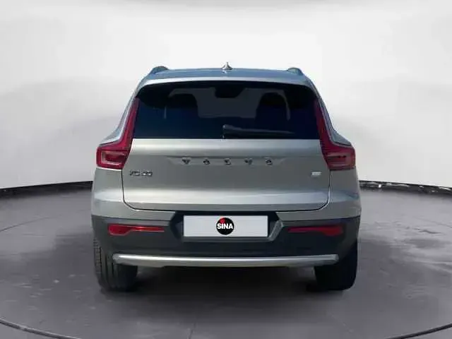 Usata Volvo XC40 Core 211 CV (155 kW) 2023 Argento SUV