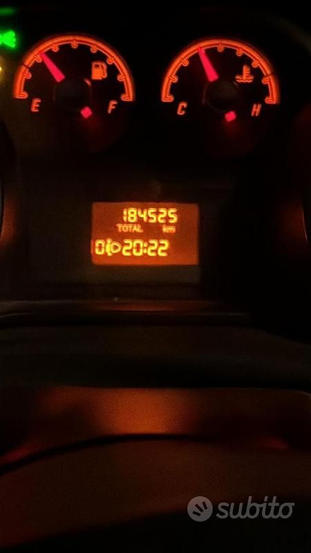Usata Fiat Grande Punto 75 CV (55 kW) 2010 Grigio Utilitaria