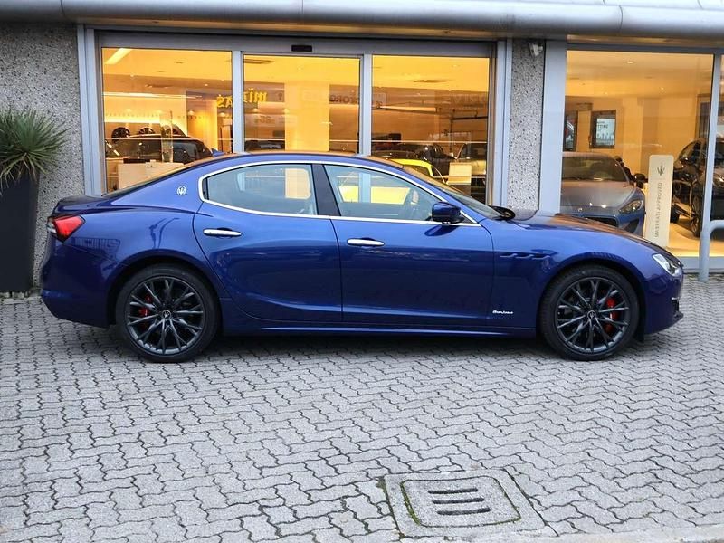 Usata Maserati Ghibli GranLusso 330 CV (242 kW) 2021 Blu emozione micalizzato Berlina
