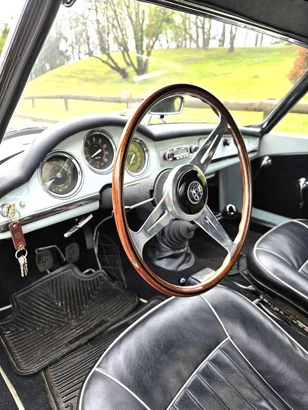 Usado Alfa Romeo Giulia Spider 94 CV (69 kW) 1964 Blanco Descapotable