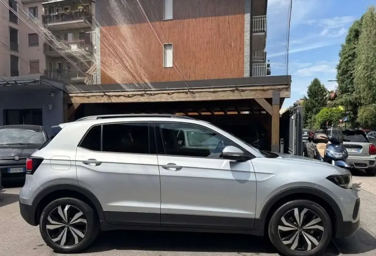 Usata VW T-Cross Life 116 CV (85 kW) 2025 Argento SUV