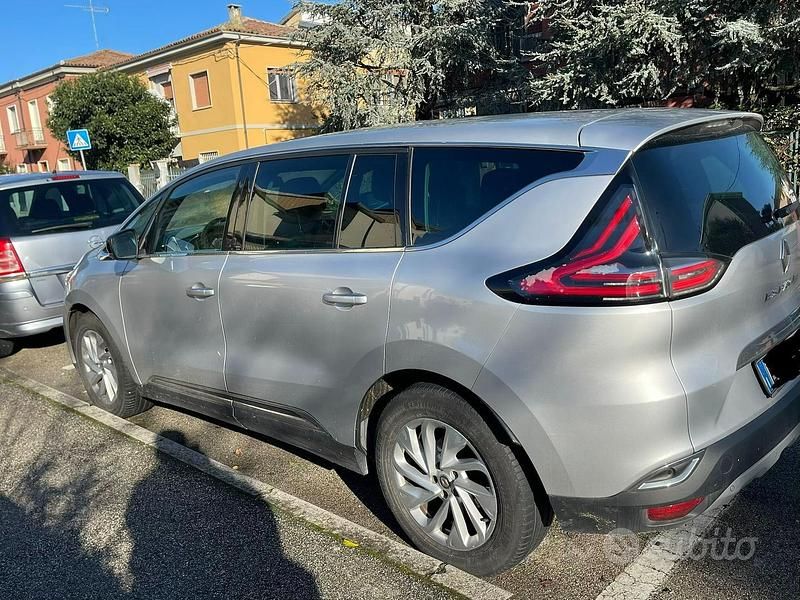 Usata Renault Espace 160 CV (117 kW) 2016 Grigio SUV