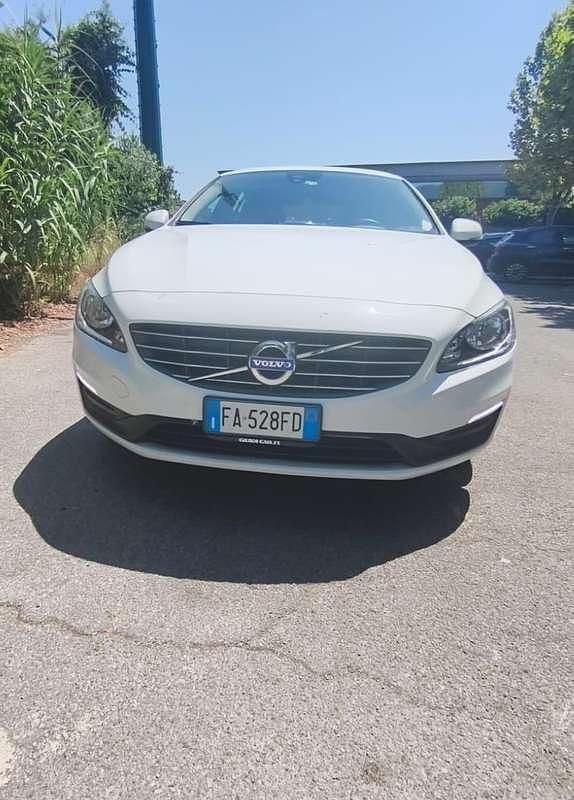 Usata 2015 Volvo V60 Business Edition Station wagon | 10.950 € (Super prezzo) - Immagine 1/4