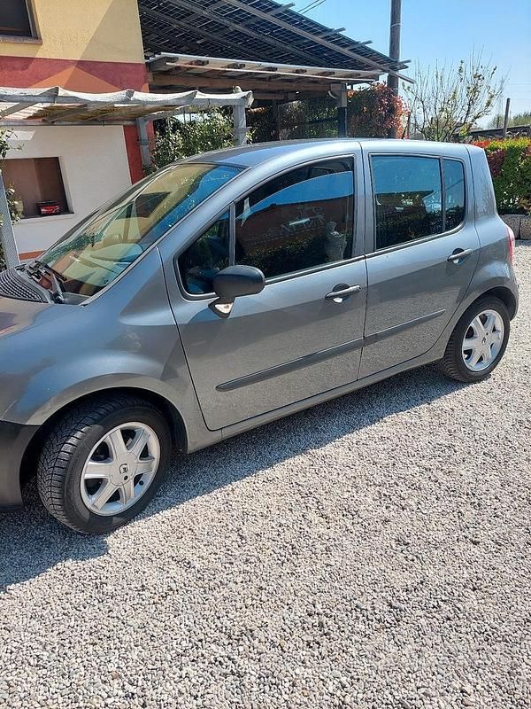 Usata Renault Modus 70 CV (51 kW) 2008 Grigio Monovolume
