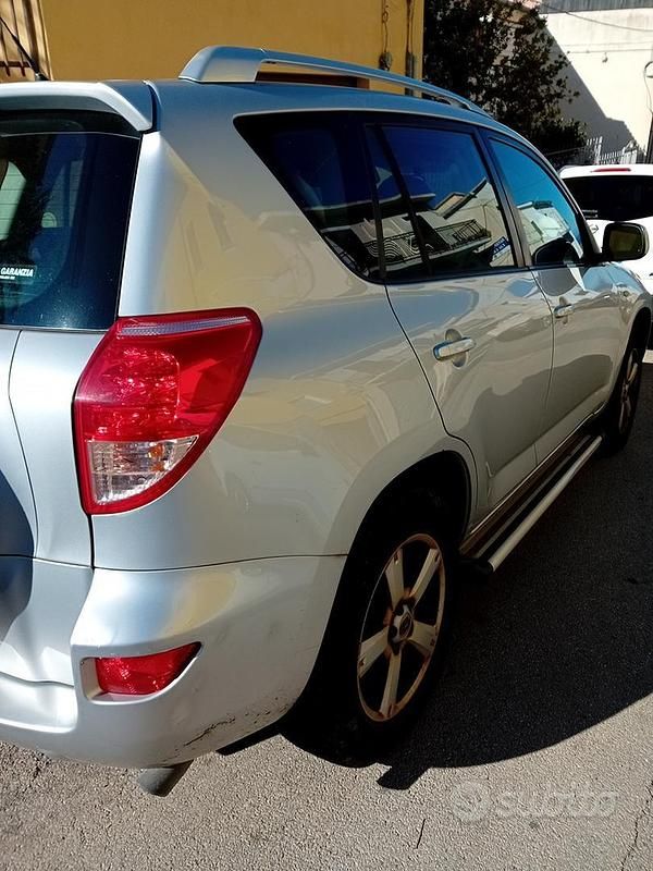 Usata Toyota RAV4 150 CV (110 kW) 2008 Grigio SUV