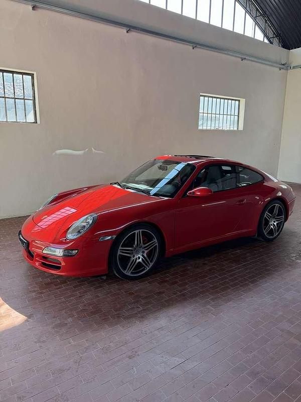 Usata Porsche 911 Carrera S 355 CV (261 kW) 2008 Indischrot/ guards red Coupé