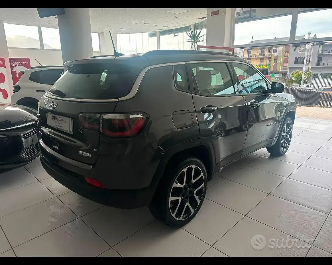 Usata Jeep Compass 140 CV (102 kW) 2018 Grigio SUV