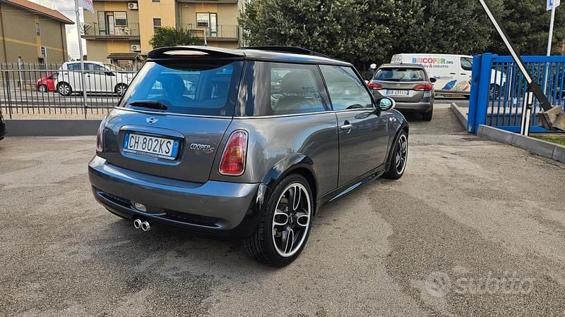 Begagnad Mini Cooper S 163 HK (119 kW) 2003 Grå Halvkombi