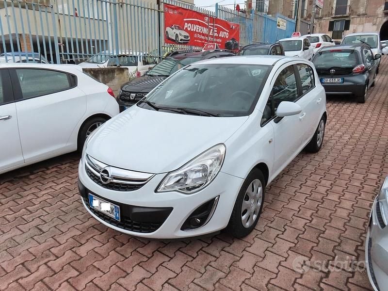 Usata Opel Corsa 75 CV (55 kW) 2013 Bianco Berlina