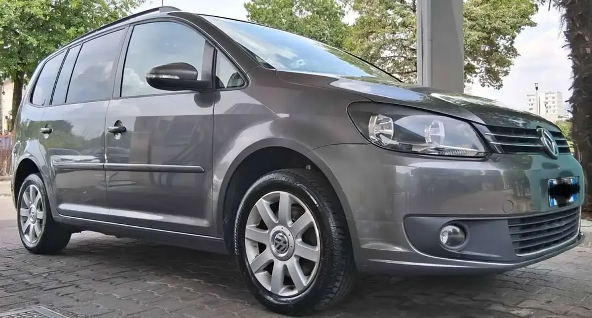 Usata VW Touran Comfortline 150 CV (110 kW) 2014 Grigio Monovolume