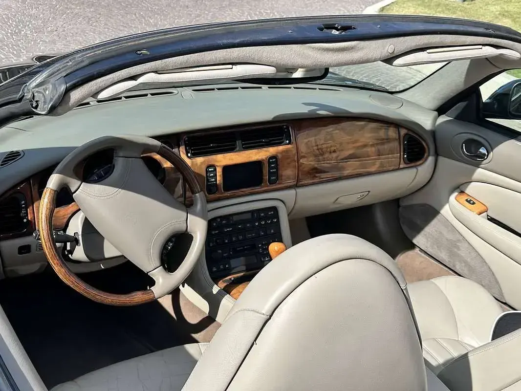 Usata Jaguar XK8 284 CV (208 kW) 2000 Verde Cabrio
