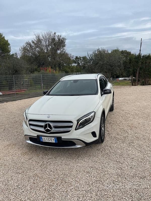 Usata Mercedes GLA220 AMG 170 CV (125 kW) 2014 Bianco SUV