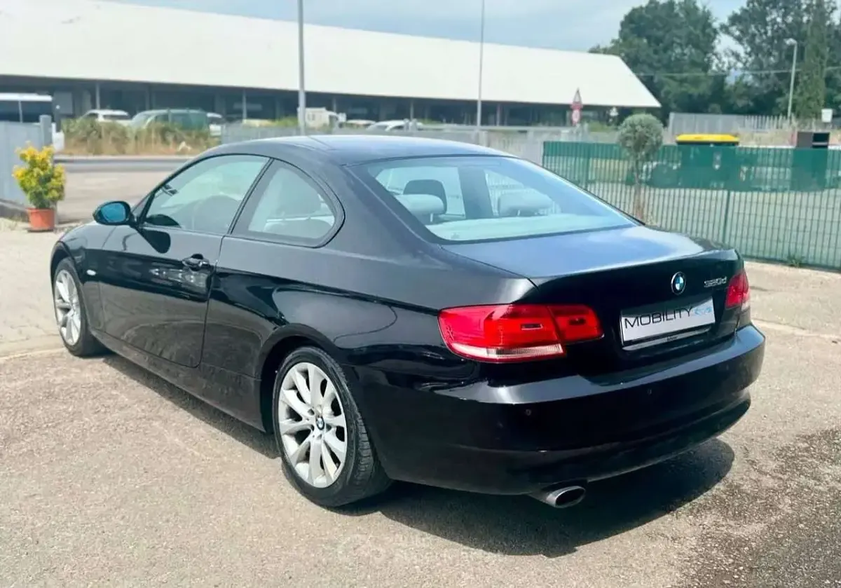 Usata BMW 320 177 CV (130 kW) 2007 Nero Coupé