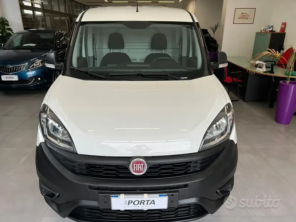 Usata Fiat Doblò 120 CV (88 kW) 2021 Bianco Monovolume