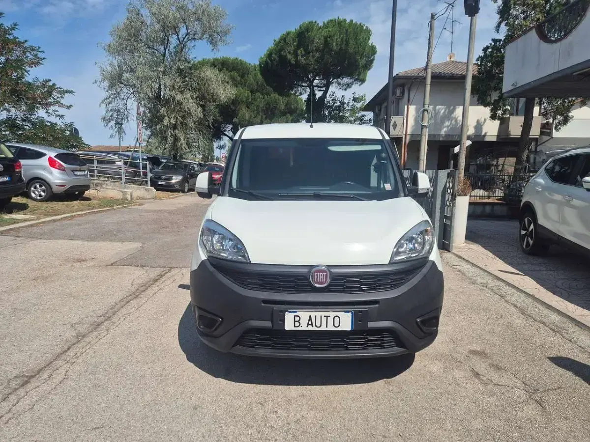 Usata Fiat Doblò Active 120 CV (88 kW) 2015 Bianco Monovolume