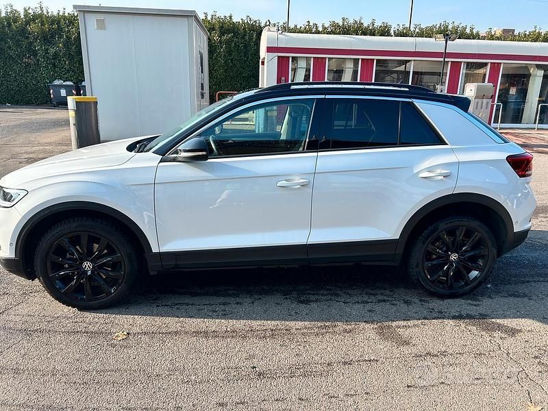 Usata VW T-Roc Sportline 150 CV (110 kW) 2024 Bianco SUV